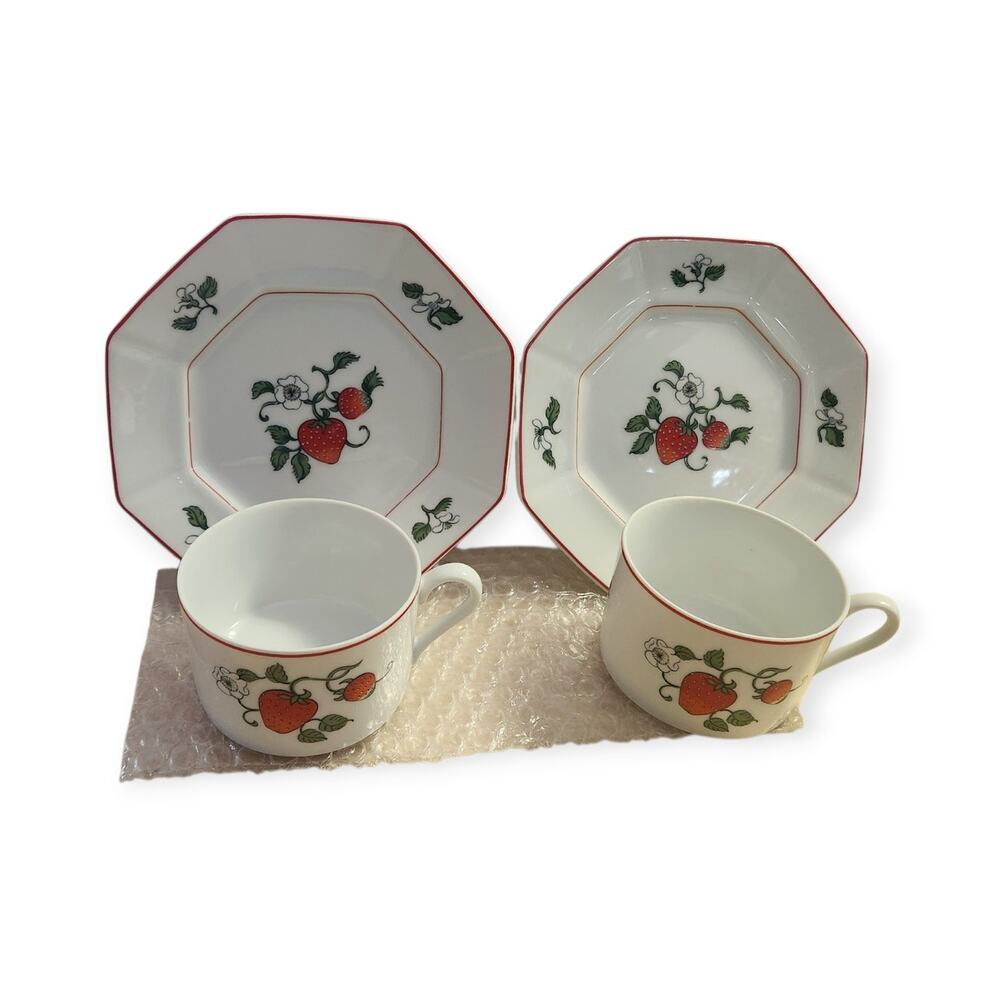 Vintage Fitz Floyd Fraise de Bois Strawberry Teacup Saucer Set Made Japan MINT